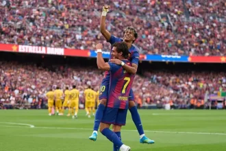 Yamal- Torres celebrating