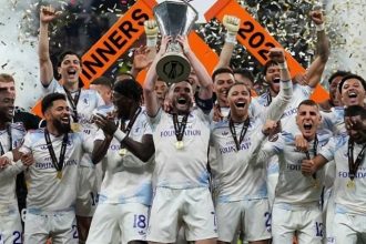 Aston Villa lifts the Europa League
