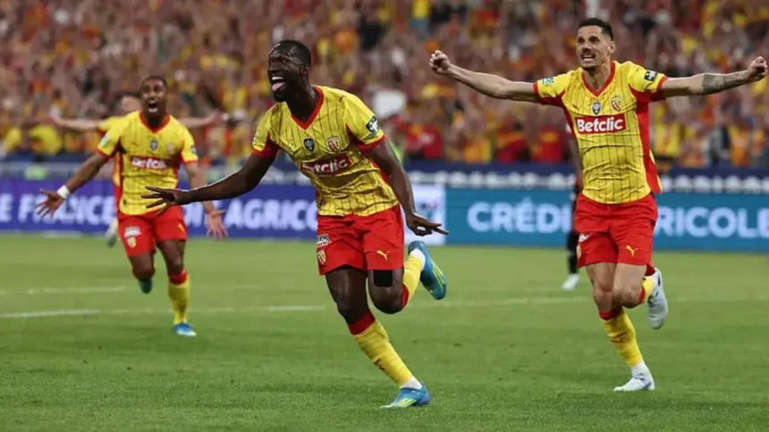 Lens players celebrating
